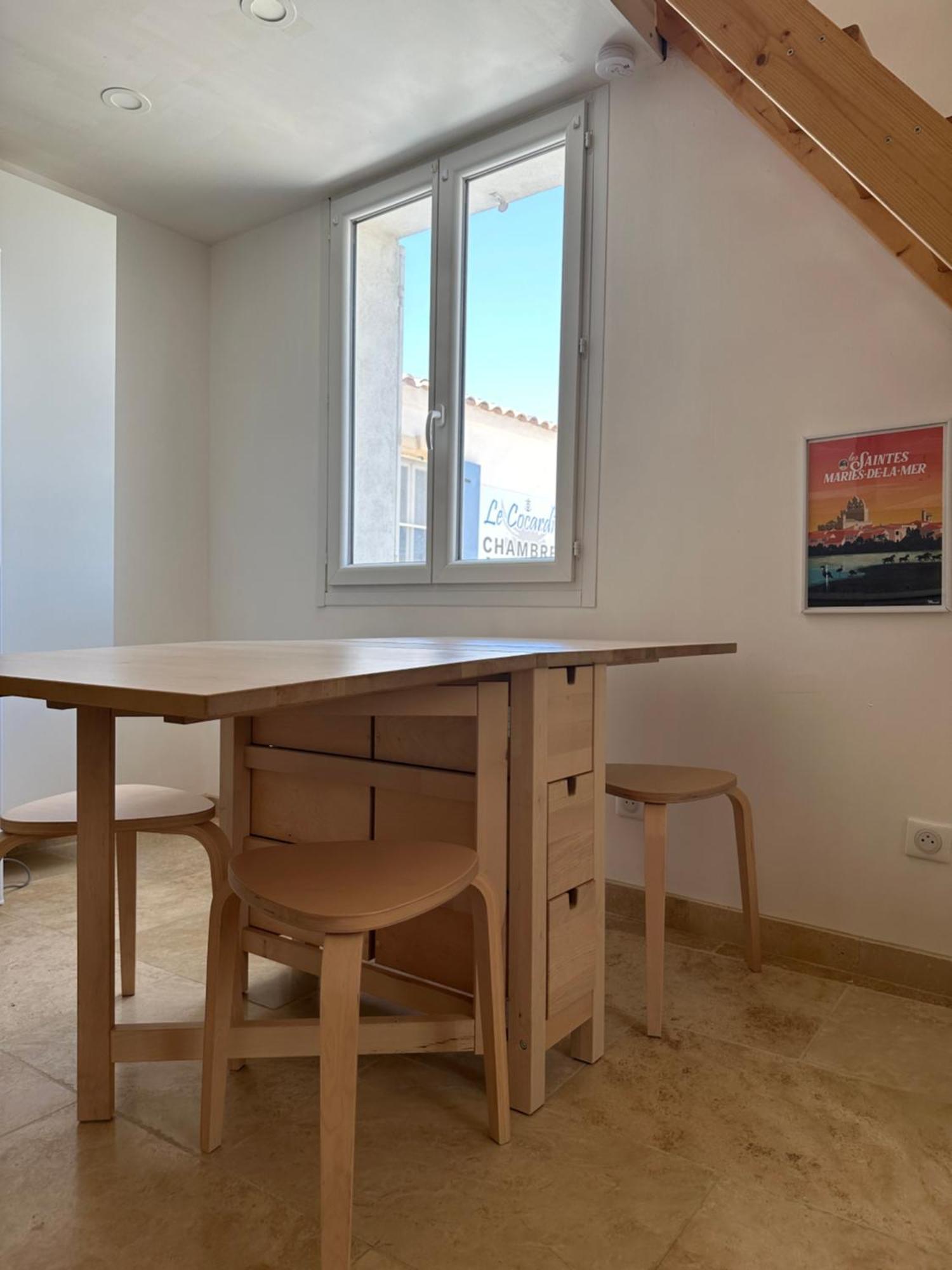 Appartement Avec Vue Sur L Eglise Des Saintes Экстерьер фото