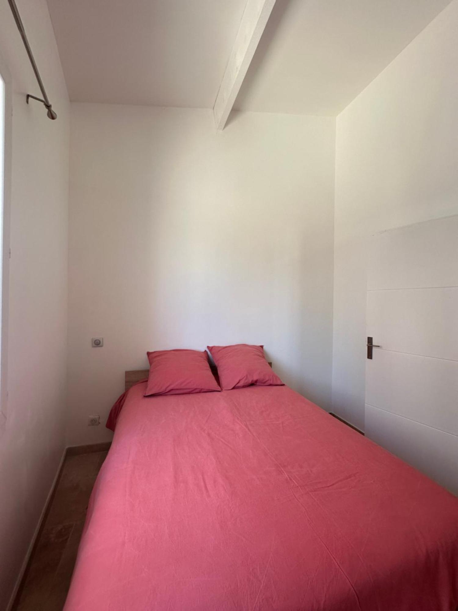 Appartement Avec Vue Sur L Eglise Des Saintes Экстерьер фото